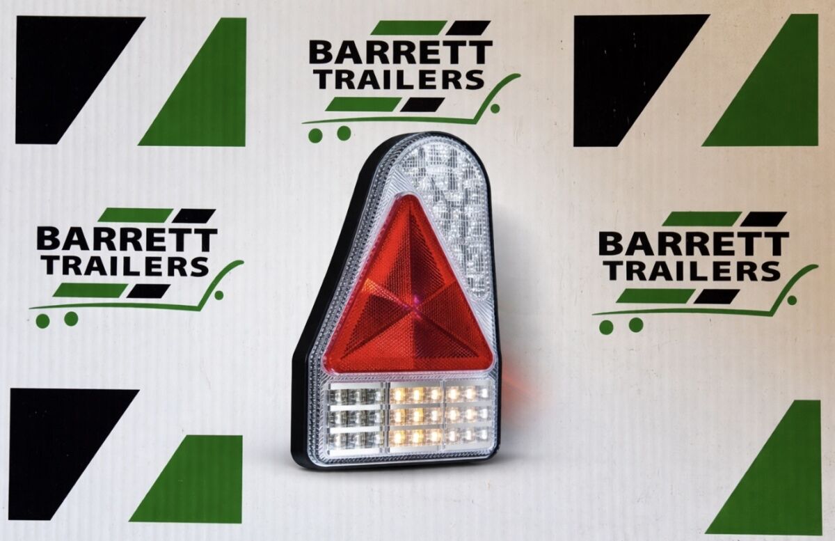 10-30V LED Right Hand Triangle Combination Lamp