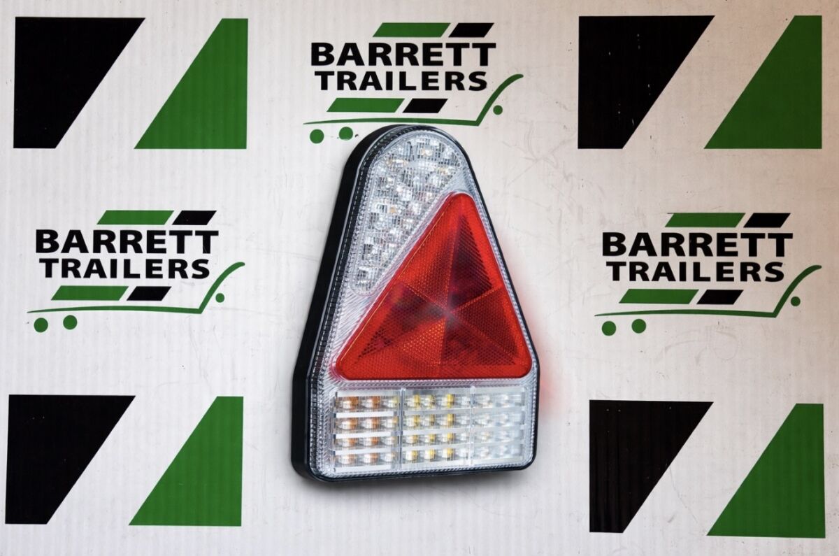 10-30V LED Right Hand Triangle Combination Lamp